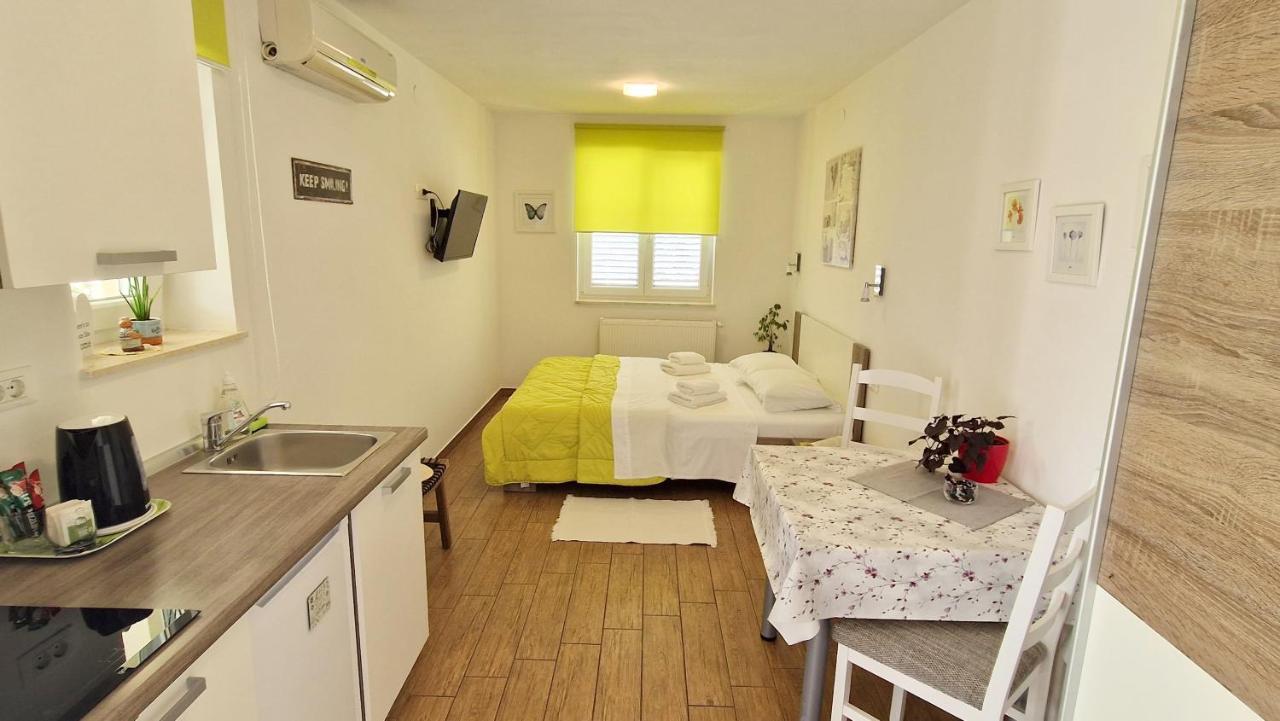 Apartment Pipo Krk Town Exterior foto